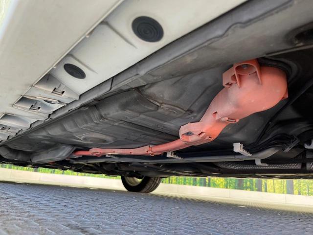 カローラフィールダー ハイブリッドＧ　エアロツアラー・ダブルバイビー　純正ナビ　バックカメラ　禁煙車　ハーフレザーシート　スマートキー　ＨＩＤヘッド　ビルトインＥＴＣ　オートライト　オートエアコン　Ｂｌｕｅｔｏｏｔｈ　ＣＤ　ＤＶＤ再生　フルセグ（23枚目）