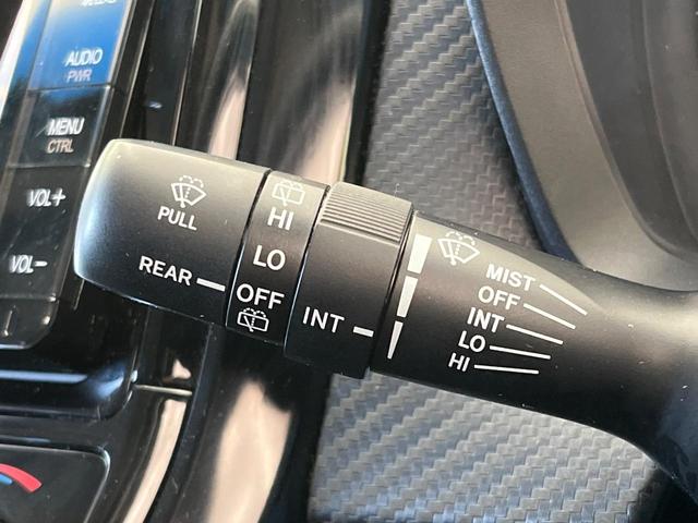 カローラフィールダー ハイブリッドＧ　エアロツアラー・ダブルバイビー　純正ナビ　バックカメラ　禁煙車　ハーフレザーシート　スマートキー　ＨＩＤヘッド　ビルトインＥＴＣ　オートライト　オートエアコン　Ｂｌｕｅｔｏｏｔｈ　ＣＤ　ＤＶＤ再生　フルセグ（41枚目）