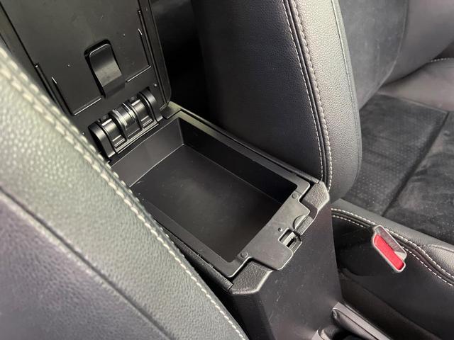 カローラフィールダー ハイブリッドＧ　エアロツアラー・ダブルバイビー　純正ナビ　バックカメラ　禁煙車　ハーフレザーシート　スマートキー　ＨＩＤヘッド　ビルトインＥＴＣ　オートライト　オートエアコン　Ｂｌｕｅｔｏｏｔｈ　ＣＤ　ＤＶＤ再生　フルセグ（48枚目）