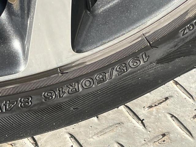 シエンタ ハイブリッドＧ　クエロ　禁煙車　ＳＤナビ　両側電動スライドドア　衝突軽減　フルセグ　Ｂｌｕｅｔｏｏｔｈ　ＥＴＣ　シートヒーター　ＬＥＤヘッドライト　オートハイビーム　オートライト　車線逸脱警報　スマートキー（28枚目）