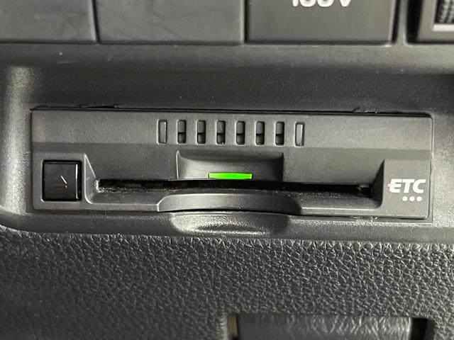 アクア Ｘ　禁煙車　純正ナビ　バックカメラ　セーフティセンス　レーダークルーズ　ＥＴＣ　ＬＥＤヘッド　コーナーセンサー　オートハイビーム　オートライト　オートエアコン　１００Ｖ電源　Ｂｌｕｅｔｏｏｔｈ（8枚目）