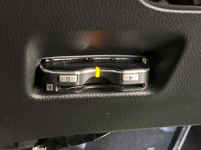 フィット ｅ：ＨＥＶホーム　フルエアロ　バックカメラ　衝突被害軽減システム　禁煙車　ドラレコ　コーナーセンサー　スマートキー　ＬＥＤヘッド　ＥＴＣ　純正１６インチアルミ　オートハイビーム　車線逸脱警報　オートライト（8枚目）