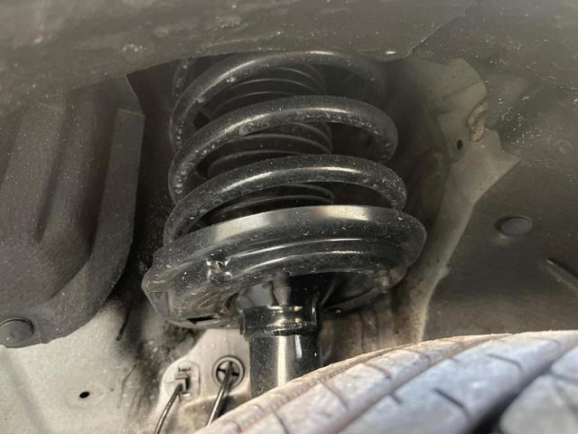 フィット ｅ：ＨＥＶホーム　フルエアロ　バックカメラ　衝突被害軽減システム　禁煙車　ドラレコ　コーナーセンサー　スマートキー　ＬＥＤヘッド　ＥＴＣ　純正１６インチアルミ　オートハイビーム　車線逸脱警報　オートライト（24枚目）