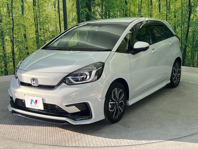 フィット ｅ：ＨＥＶホーム　フルエアロ　バックカメラ　衝突被害軽減システム　禁煙車　ドラレコ　コーナーセンサー　スマートキー　ＬＥＤヘッド　ＥＴＣ　純正１６インチアルミ　オートハイビーム　車線逸脱警報　オートライト（25枚目）