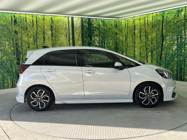 フィット ｅ：ＨＥＶホーム　フルエアロ　バックカメラ　衝突被害軽減システム　禁煙車　ドラレコ　コーナーセンサー　スマートキー　ＬＥＤヘッド　ＥＴＣ　純正１６インチアルミ　オートハイビーム　車線逸脱警報　オートライト（26枚目）