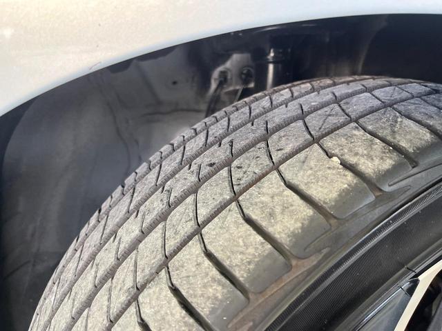 フィット ｅ：ＨＥＶホーム　フルエアロ　バックカメラ　衝突被害軽減システム　禁煙車　ドラレコ　コーナーセンサー　スマートキー　ＬＥＤヘッド　ＥＴＣ　純正１６インチアルミ　オートハイビーム　車線逸脱警報　オートライト（30枚目）