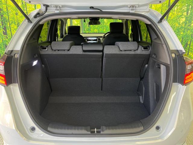 フィット ｅ：ＨＥＶホーム　フルエアロ　バックカメラ　衝突被害軽減システム　禁煙車　ドラレコ　コーナーセンサー　スマートキー　ＬＥＤヘッド　ＥＴＣ　純正１６インチアルミ　オートハイビーム　車線逸脱警報　オートライト（36枚目）