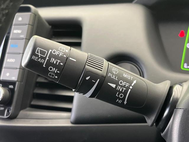 フィット ｅ：ＨＥＶホーム　フルエアロ　バックカメラ　衝突被害軽減システム　禁煙車　ドラレコ　コーナーセンサー　スマートキー　ＬＥＤヘッド　ＥＴＣ　純正１６インチアルミ　オートハイビーム　車線逸脱警報　オートライト（40枚目）