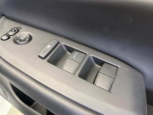 フィット ｅ：ＨＥＶホーム　フルエアロ　バックカメラ　衝突被害軽減システム　禁煙車　ドラレコ　コーナーセンサー　スマートキー　ＬＥＤヘッド　ＥＴＣ　純正１６インチアルミ　オートハイビーム　車線逸脱警報　オートライト（58枚目）