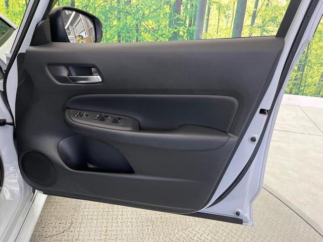 フィット ｅ：ＨＥＶホーム　フルエアロ　バックカメラ　衝突被害軽減システム　禁煙車　ドラレコ　コーナーセンサー　スマートキー　ＬＥＤヘッド　ＥＴＣ　純正１６インチアルミ　オートハイビーム　車線逸脱警報　オートライト（59枚目）