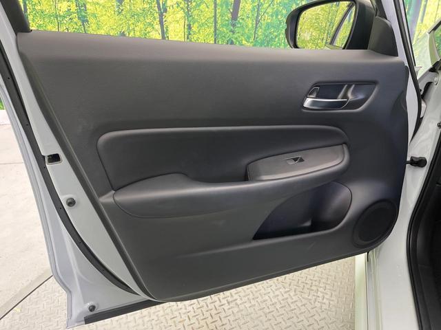 フィット ｅ：ＨＥＶホーム　フルエアロ　バックカメラ　衝突被害軽減システム　禁煙車　ドラレコ　コーナーセンサー　スマートキー　ＬＥＤヘッド　ＥＴＣ　純正１６インチアルミ　オートハイビーム　車線逸脱警報　オートライト（61枚目）