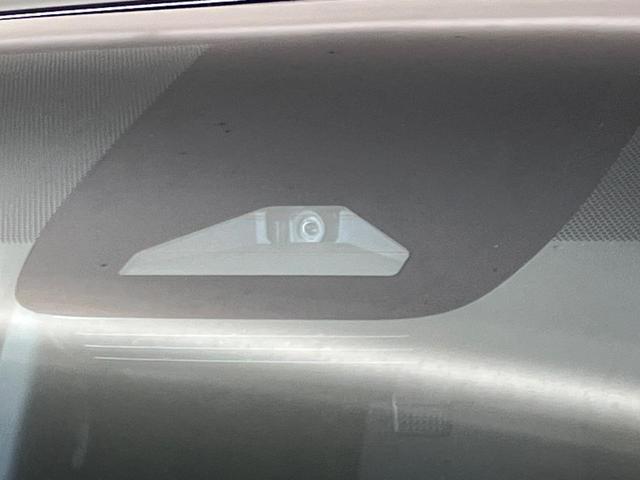 ヴォクシー ハイブリッドＳ－Ｇ　純正１０．５インチナビ　禁煙車　セーフティセンス　フリップダウンモニター　両側電動スライドドア　レーダークルーズコントロール　前席シートヒーター　ビルトインＥＴＣ　ＬＥＤヘッドライト（4枚目）