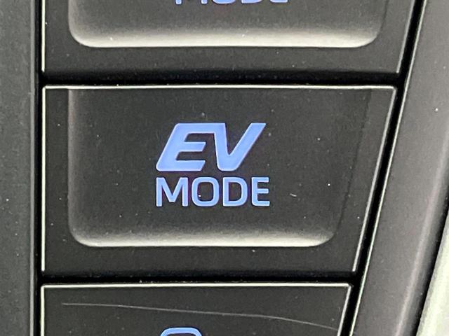 ヴォクシー ハイブリッドＳ－Ｇ　純正１０．５インチナビ　禁煙車　セーフティセンス　フリップダウンモニター　両側電動スライドドア　レーダークルーズコントロール　前席シートヒーター　ビルトインＥＴＣ　ＬＥＤヘッドライト（49枚目）