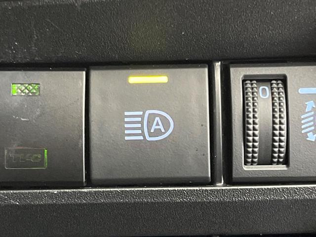 ヴォクシー ハイブリッドＳ－Ｇ　純正１０．５インチナビ　禁煙車　セーフティセンス　フリップダウンモニター　両側電動スライドドア　レーダークルーズコントロール　前席シートヒーター　ビルトインＥＴＣ　ＬＥＤヘッドライト（52枚目）