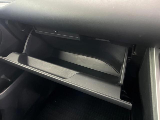 ヴォクシー ハイブリッドＳ－Ｇ　純正１０．５インチナビ　禁煙車　セーフティセンス　フリップダウンモニター　両側電動スライドドア　レーダークルーズコントロール　前席シートヒーター　ビルトインＥＴＣ　ＬＥＤヘッドライト（57枚目）