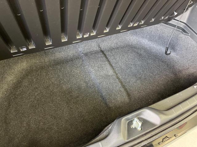 ヴォクシー ハイブリッドＳ－Ｇ　純正１０．５インチナビ　禁煙車　セーフティセンス　フリップダウンモニター　両側電動スライドドア　レーダークルーズコントロール　前席シートヒーター　ビルトインＥＴＣ　ＬＥＤヘッドライト（58枚目）