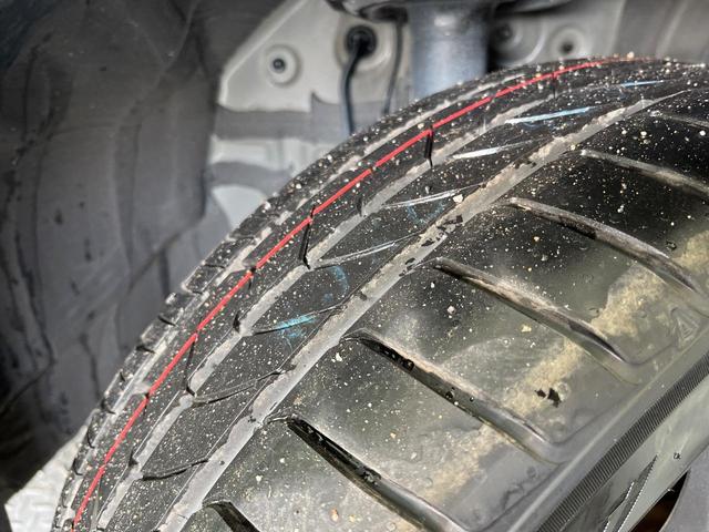 ヴォクシー ハイブリッドＳ－Ｇ　純正１０．５インチナビ　禁煙車　セーフティセンス　フリップダウンモニター　両側電動スライドドア　レーダークルーズコントロール　前席シートヒーター　ビルトインＥＴＣ　ＬＥＤヘッドライト（70枚目）