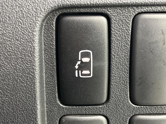 【パワースライドドア】スマートキーや運転席のスイッチでスライドドアの開閉が可能♪電動だから力を入れてドアを開ける必要が無く、小さいお子様でも、重い荷物を持っている時もラクに開け閉めできます♪