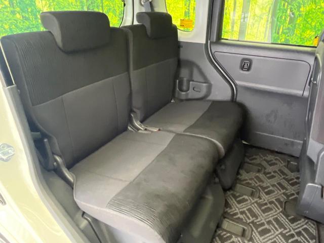 後部座席も気になるようなキズ・汚れやへたり等、大きなダメージはなく、良好な状態です。