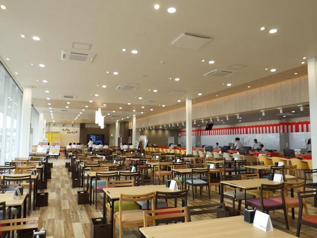 開放感のあるショールームでゆっくりとお過ごしいただけます。