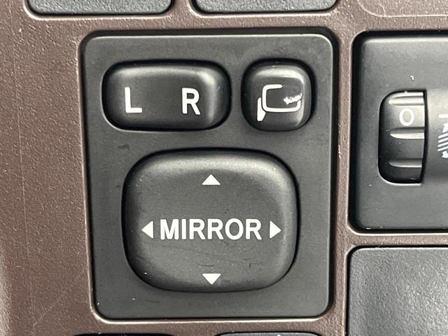 パッソ プラスハナ　ビルトインＥＴＣ　１４インチアルミホイール　オートエアコン　フォグライト　ＣＤプレーヤー　プライバシーガラス　アイドリングストップ　横滑防止装置　トラクションコントロール　ヘッドライトレベライザー（7枚目）