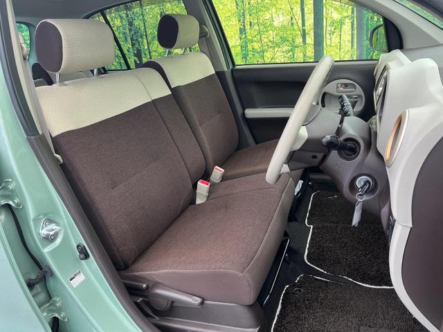 パッソ プラスハナ　ビルトインＥＴＣ　１４インチアルミホイール　オートエアコン　フォグライト　ＣＤプレーヤー　プライバシーガラス　アイドリングストップ　横滑防止装置　トラクションコントロール　ヘッドライトレベライザー（9枚目）