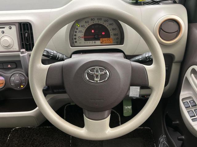 パッソ プラスハナ　ビルトインＥＴＣ　１４インチアルミホイール　オートエアコン　フォグライト　ＣＤプレーヤー　プライバシーガラス　アイドリングストップ　横滑防止装置　トラクションコントロール　ヘッドライトレベライザー（12枚目）