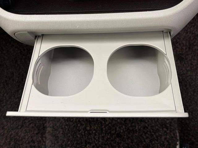 パッソ プラスハナ　ビルトインＥＴＣ　１４インチアルミホイール　オートエアコン　フォグライト　ＣＤプレーヤー　プライバシーガラス　アイドリングストップ　横滑防止装置　トラクションコントロール　ヘッドライトレベライザー（50枚目）