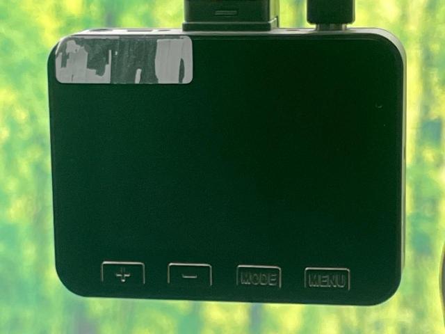 プリウス S 純正SDナビ バックカメラ 禁煙車 ドラレコ スマートキー LEDヘッド ビルトインETC 18インチアルミ オートライト オートエアコン Bluetooth CD DVD再生 フルセグ(8枚目)