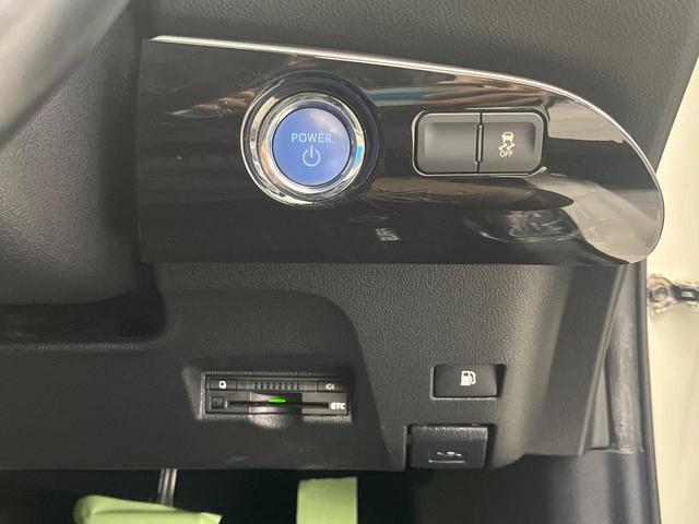 プリウス S 純正SDナビ バックカメラ 禁煙車 ドラレコ スマートキー LEDヘッド ビルトインETC 18インチアルミ オートライト オートエアコン Bluetooth CD DVD再生 フルセグ(54枚目)
