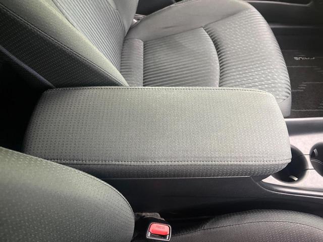 プリウス S 純正SDナビ バックカメラ 禁煙車 ドラレコ スマートキー LEDヘッド ビルトインETC 18インチアルミ オートライト オートエアコン Bluetooth CD DVD再生 フルセグ(57枚目)