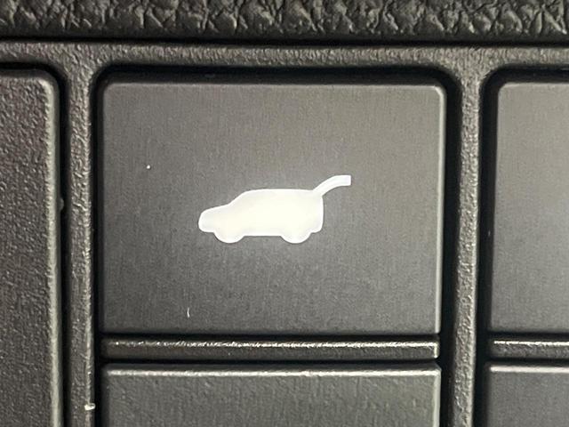 ヴェゼル ｅ：ＨＥＶ　Ｚ　９型メーカーナビ　バックカメラ　衝突被害軽減システム　禁煙車　電動リアゲート　ハーフレザーシート　前後ドラレコ　コーナーセンサー　スマートキー　ＬＥＤヘッド　ＥＴＣ２．０　オートハイビーム（8枚目）