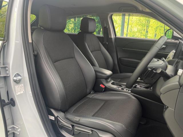 ヴェゼル ｅ：ＨＥＶ　Ｚ　９型メーカーナビ　バックカメラ　衝突被害軽減システム　禁煙車　電動リアゲート　ハーフレザーシート　前後ドラレコ　コーナーセンサー　スマートキー　ＬＥＤヘッド　ＥＴＣ２．０　オートハイビーム（9枚目）