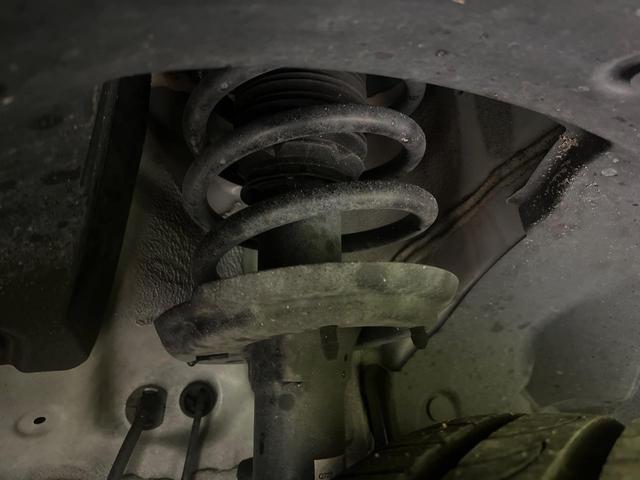 ヴェゼル ｅ：ＨＥＶ　Ｚ　９型メーカーナビ　バックカメラ　衝突被害軽減システム　禁煙車　電動リアゲート　ハーフレザーシート　前後ドラレコ　コーナーセンサー　スマートキー　ＬＥＤヘッド　ＥＴＣ２．０　オートハイビーム（24枚目）