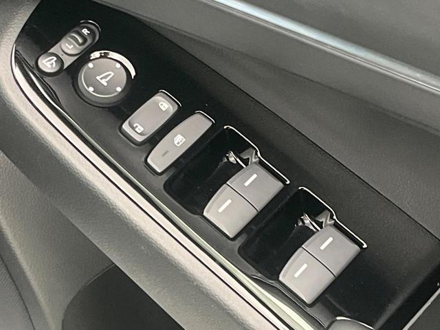 ヴェゼル ｅ：ＨＥＶ　Ｚ　９型メーカーナビ　バックカメラ　衝突被害軽減システム　禁煙車　電動リアゲート　ハーフレザーシート　前後ドラレコ　コーナーセンサー　スマートキー　ＬＥＤヘッド　ＥＴＣ２．０　オートハイビーム（45枚目）