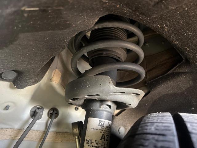 ヴェゼル ハイブリッドZ・ホンダセンシング 純正ナビ バックカメラ 衝突被害軽減システム 禁煙車 ハーフレザーシート ドラレコ コーナーセンサー スマートキー LEDヘッド ビルトインETC 純正17インチアルミ 前席シートヒーター(21枚目)