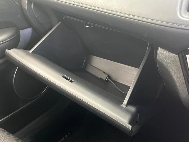 ヴェゼル ハイブリッドZ・ホンダセンシング 純正ナビ バックカメラ 衝突被害軽減システム 禁煙車 ハーフレザーシート ドラレコ コーナーセンサー スマートキー LEDヘッド ビルトインETC 純正17インチアルミ 前席シートヒーター(54枚目)