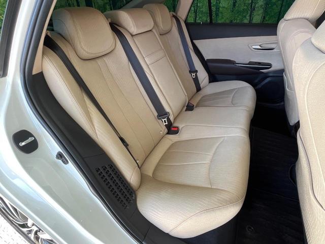 クラウンハイブリッド Ｓ　禁煙車　純正８インチナビ　バックカメラ　セーフティセンス　レーダークルーズ　ＥＴＣ　ドラレコ　コーナーセンサー　ＬＥＤヘッド　スマートキー　シートヒーター　ステアリングヒーター　ベージュ内装（10枚目）