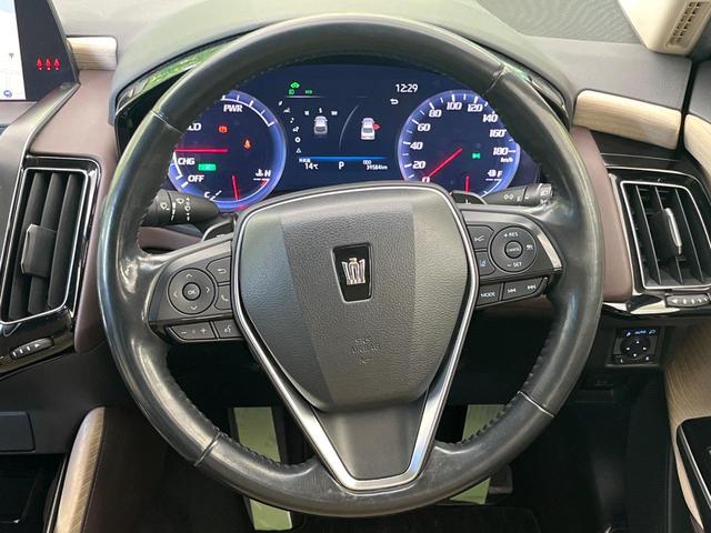 クラウンハイブリッド Ｓ　禁煙車　純正８インチナビ　バックカメラ　セーフティセンス　レーダークルーズ　ＥＴＣ　ドラレコ　コーナーセンサー　ＬＥＤヘッド　スマートキー　シートヒーター　ステアリングヒーター　ベージュ内装（12枚目）