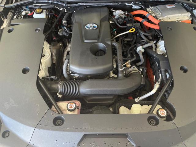 クラウンハイブリッド Ｓ　禁煙車　純正８インチナビ　バックカメラ　セーフティセンス　レーダークルーズ　ＥＴＣ　ドラレコ　コーナーセンサー　ＬＥＤヘッド　スマートキー　シートヒーター　ステアリングヒーター　ベージュ内装（19枚目）