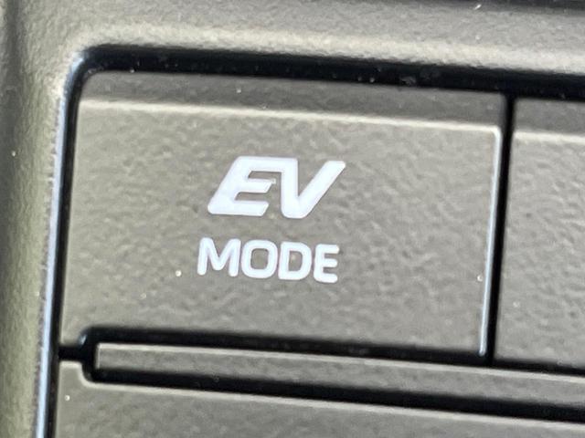 クラウンハイブリッド Ｓ　禁煙車　純正８インチナビ　バックカメラ　セーフティセンス　レーダークルーズ　ＥＴＣ　ドラレコ　コーナーセンサー　ＬＥＤヘッド　スマートキー　シートヒーター　ステアリングヒーター　ベージュ内装（45枚目）