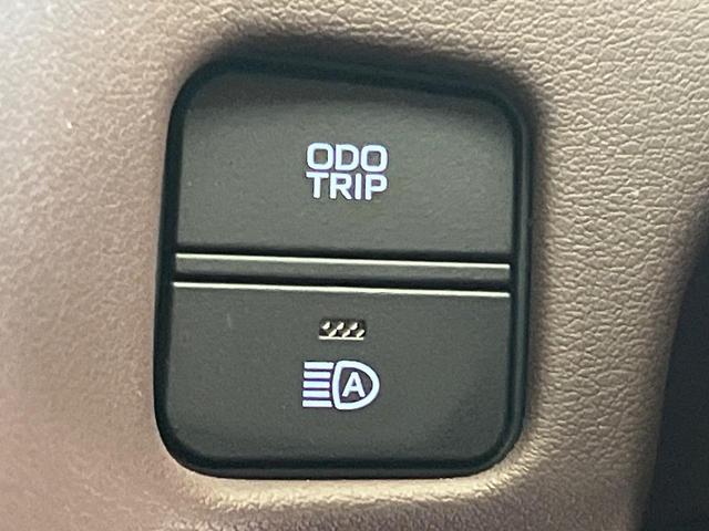 クラウンハイブリッド Ｓ　禁煙車　純正８インチナビ　バックカメラ　セーフティセンス　レーダークルーズ　ＥＴＣ　ドラレコ　コーナーセンサー　ＬＥＤヘッド　スマートキー　シートヒーター　ステアリングヒーター　ベージュ内装（49枚目）