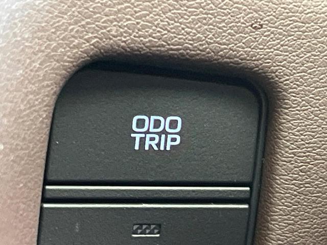 クラウンハイブリッド Ｓ　禁煙車　純正８インチナビ　バックカメラ　セーフティセンス　レーダークルーズ　ＥＴＣ　ドラレコ　コーナーセンサー　ＬＥＤヘッド　スマートキー　シートヒーター　ステアリングヒーター　ベージュ内装（50枚目）