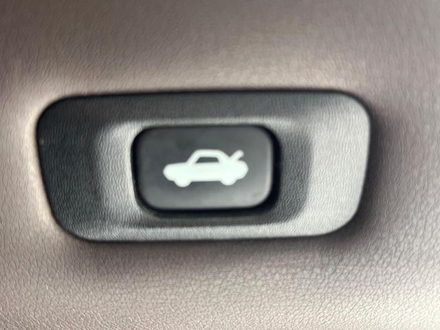 クラウンハイブリッド Ｓ　禁煙車　純正８インチナビ　バックカメラ　セーフティセンス　レーダークルーズ　ＥＴＣ　ドラレコ　コーナーセンサー　ＬＥＤヘッド　スマートキー　シートヒーター　ステアリングヒーター　ベージュ内装（52枚目）