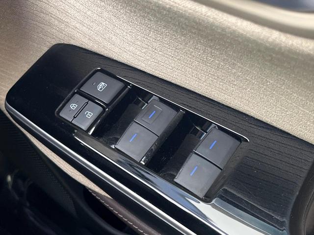 クラウンハイブリッド Ｓ　禁煙車　純正８インチナビ　バックカメラ　セーフティセンス　レーダークルーズ　ＥＴＣ　ドラレコ　コーナーセンサー　ＬＥＤヘッド　スマートキー　シートヒーター　ステアリングヒーター　ベージュ内装（55枚目）