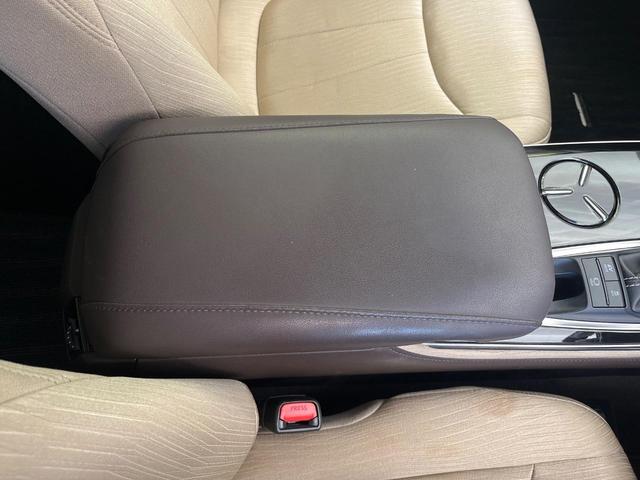 クラウンハイブリッド Ｓ　禁煙車　純正８インチナビ　バックカメラ　セーフティセンス　レーダークルーズ　ＥＴＣ　ドラレコ　コーナーセンサー　ＬＥＤヘッド　スマートキー　シートヒーター　ステアリングヒーター　ベージュ内装（62枚目）