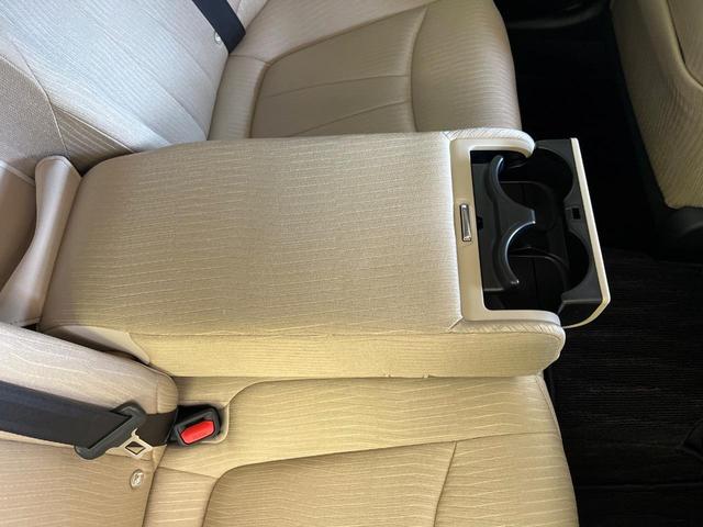 クラウンハイブリッド Ｓ　禁煙車　純正８インチナビ　バックカメラ　セーフティセンス　レーダークルーズ　ＥＴＣ　ドラレコ　コーナーセンサー　ＬＥＤヘッド　スマートキー　シートヒーター　ステアリングヒーター　ベージュ内装（63枚目）