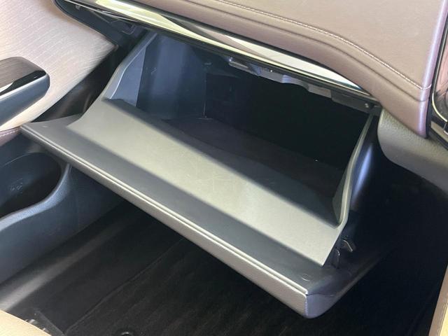 クラウンハイブリッド Ｓ　禁煙車　純正８インチナビ　バックカメラ　セーフティセンス　レーダークルーズ　ＥＴＣ　ドラレコ　コーナーセンサー　ＬＥＤヘッド　スマートキー　シートヒーター　ステアリングヒーター　ベージュ内装（66枚目）