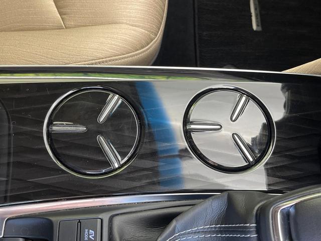 クラウンハイブリッド Ｓ　禁煙車　純正８インチナビ　バックカメラ　セーフティセンス　レーダークルーズ　ＥＴＣ　ドラレコ　コーナーセンサー　ＬＥＤヘッド　スマートキー　シートヒーター　ステアリングヒーター　ベージュ内装（67枚目）