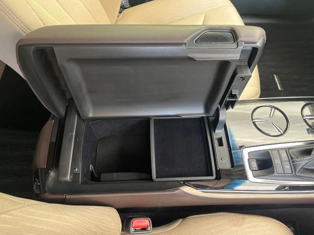 クラウンハイブリッド Ｓ　禁煙車　純正８インチナビ　バックカメラ　セーフティセンス　レーダークルーズ　ＥＴＣ　ドラレコ　コーナーセンサー　ＬＥＤヘッド　スマートキー　シートヒーター　ステアリングヒーター　ベージュ内装（68枚目）